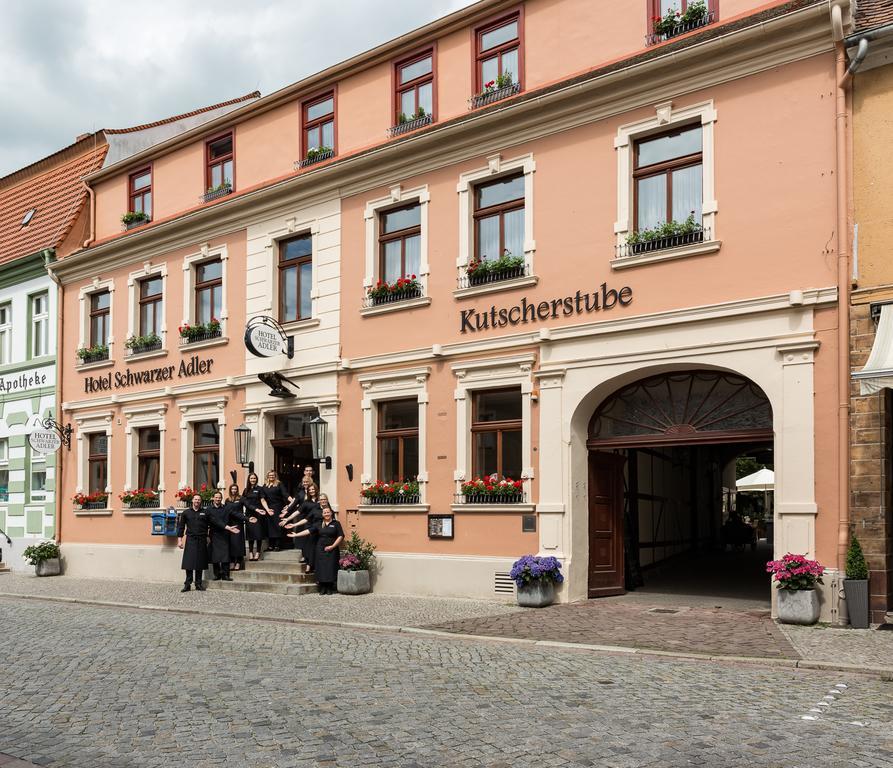 Hotel Schwarzer Adler Tangermünde Exteriör bild